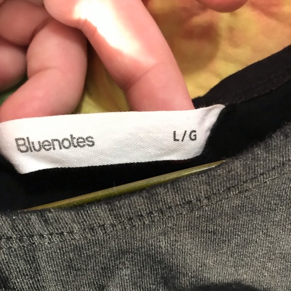 Crop top - Picture 2 of 3